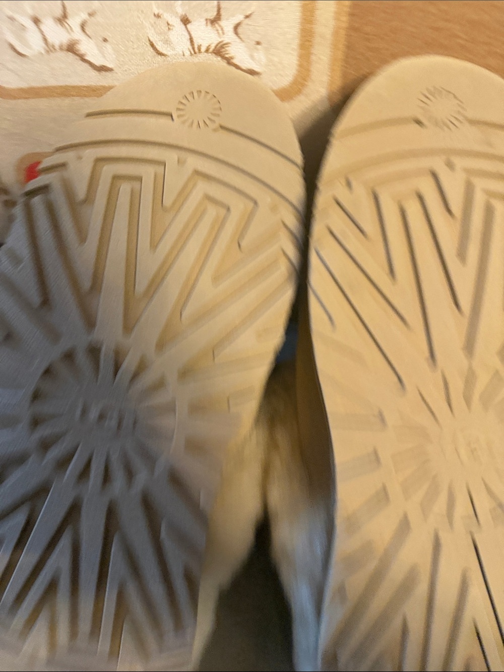 UGG Women's Cream Faux-Shearling Slip-On Slippers - Picture 7 of 7